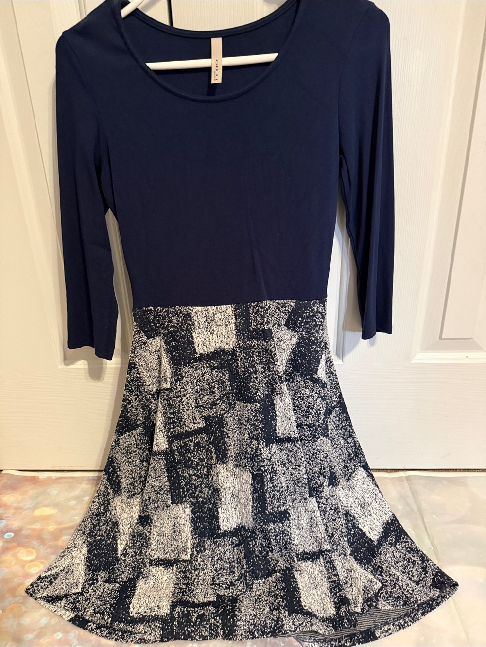 Gilli Navy & Black Patterned Fit-and-Flare Dress size small